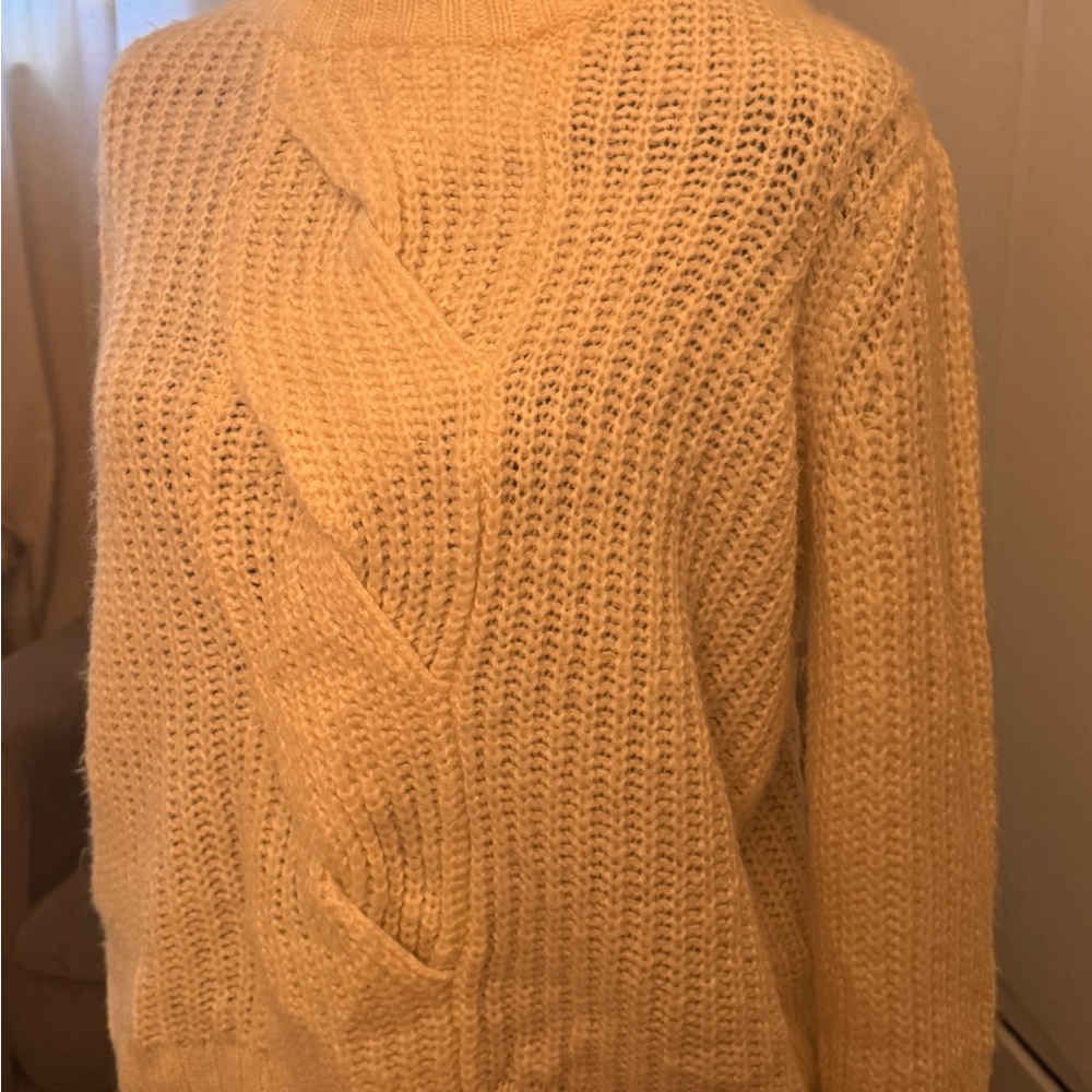Cozy Cable Knit Sweater - Cream